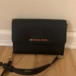 Micheal Kors black crossbody bag (small)